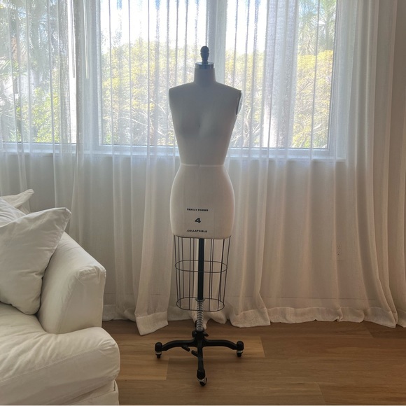 Dress Form Size 4 - Picture 1 of 7